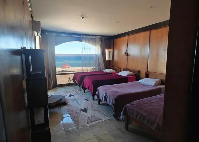 Otel Baywatch Camp *