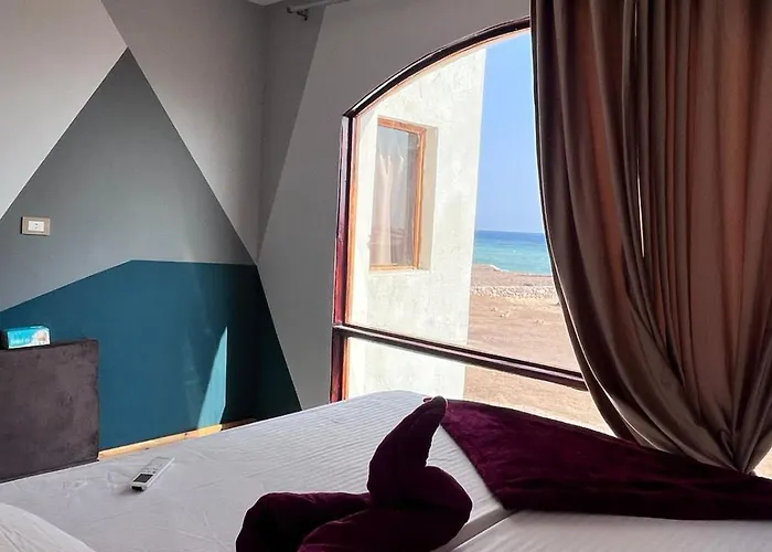 Otel Baywatch Camp
