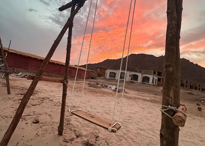 Otel Baywatch Camp